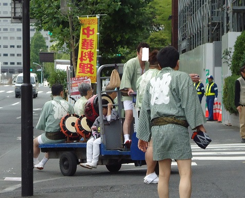 さすが築地の波除神社。太鼓もターレーで